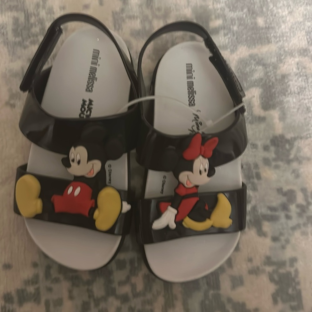 Mini Melissa size 10